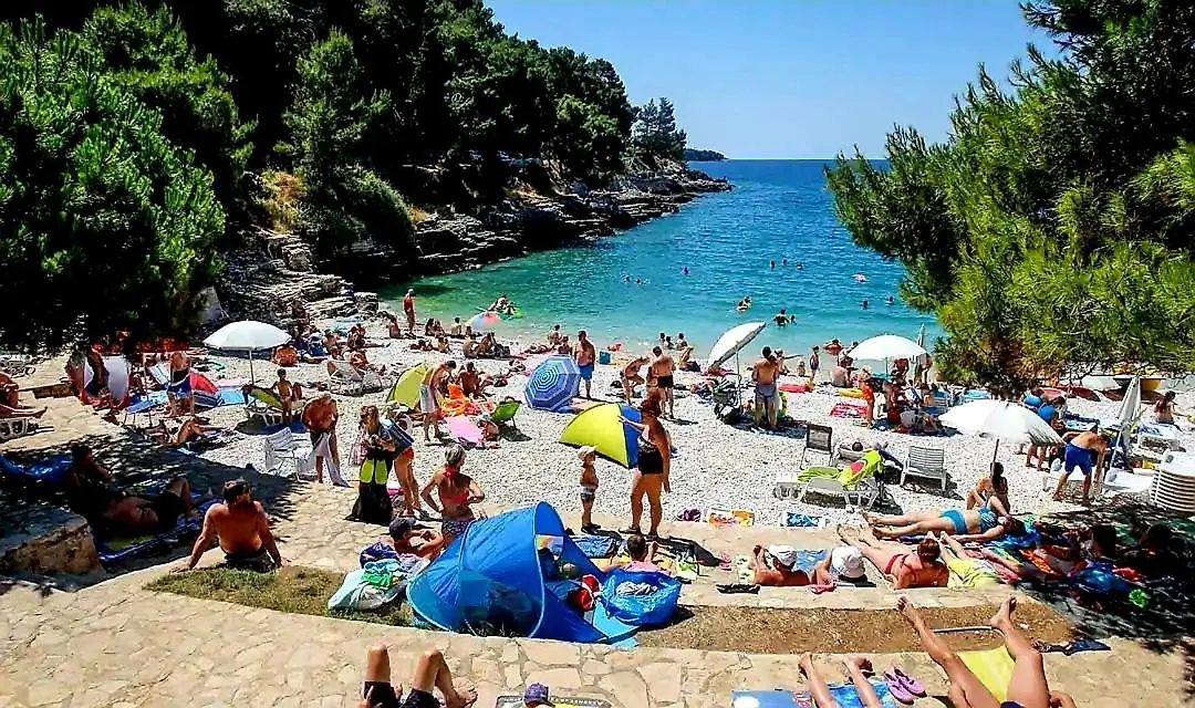 Apartment Mon Cheri-Located In A Quiet Neighbourhood Near Beaches Free Parking Pula Croatia