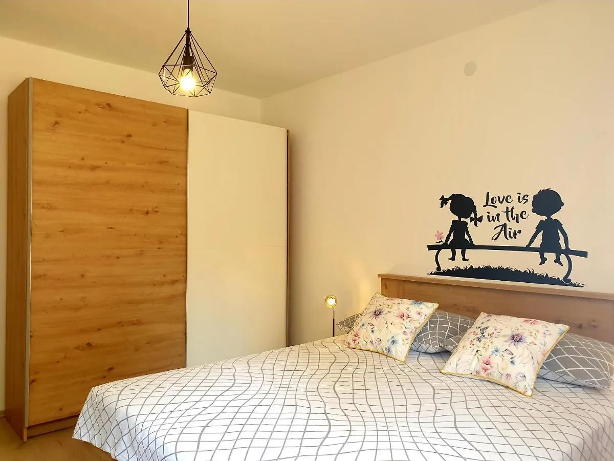 Apartment Mon Cheri-Located In A Quiet Neighbourhood Near Beaches Free Parking Pula